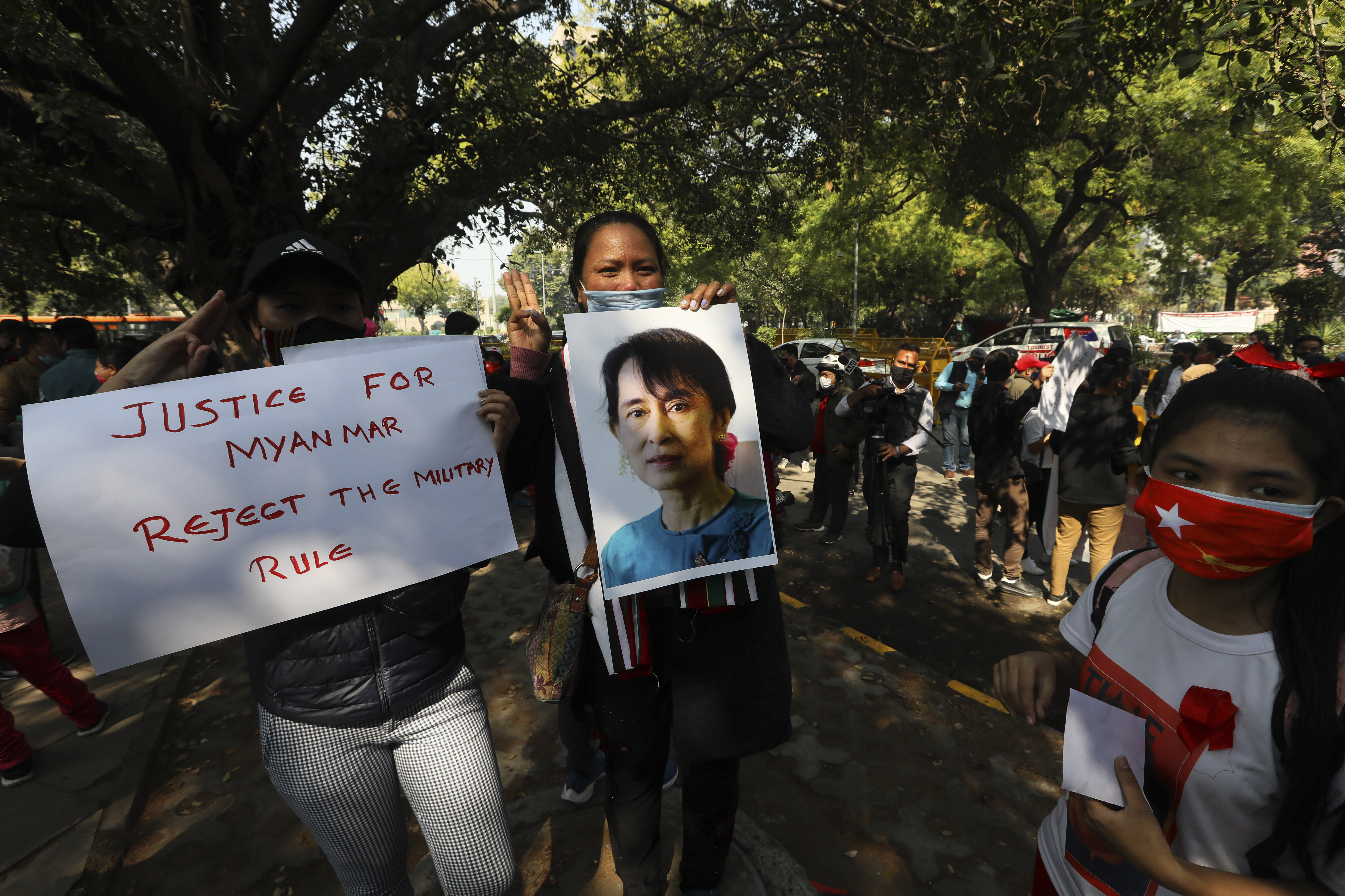 Aung San Suu Kyi, "assignée à résidence" en Birmanie, est "en bonne santé"