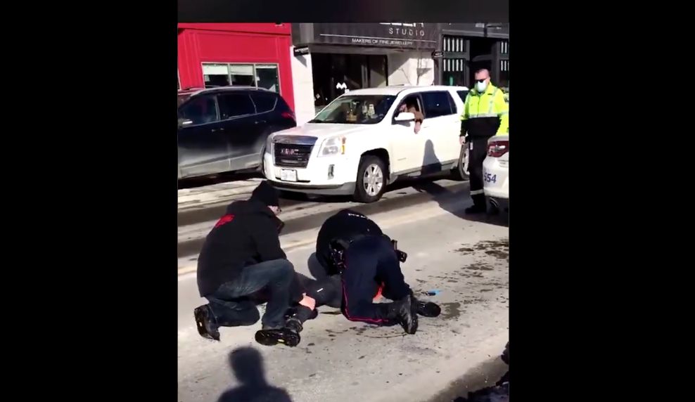 Barrie Police Investigating After Violent Arrest Video Spreads On ...