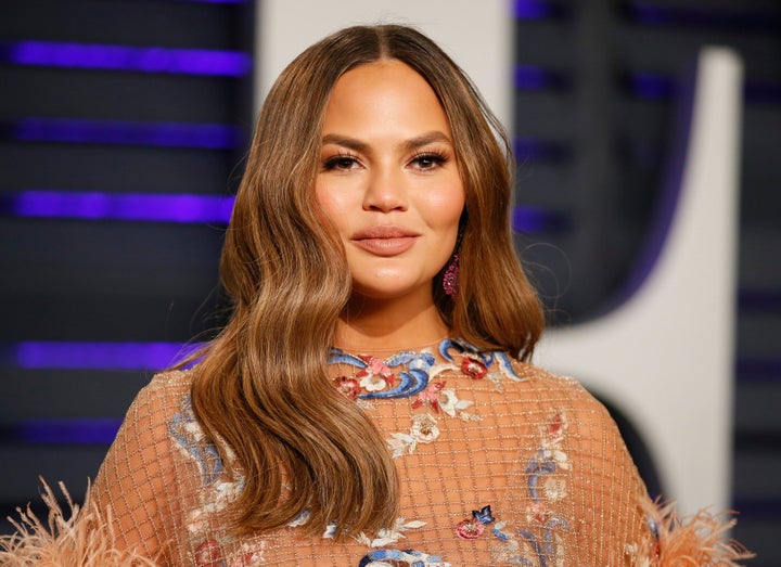Le Message Dechirant De Chrissy Teigen Concernant Son Bebe Mort Ne Huffpost Null Le Message Dechirant De Chrissy Teigen Concernant Son Bebe Mort Ne Huffpost Null