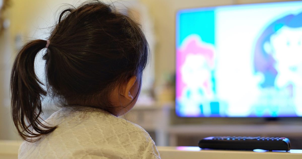 How To Teach Kids That Ads Are Manipulating Them