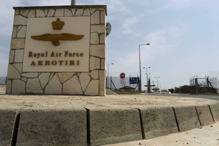 Η είσοδος στη βρετανική στρατιωτική βάση που βρίσκεται στο Ακρωτήρι.