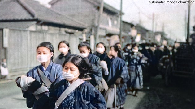 約100年前の 日常 は21年と同じだった スペイン風邪の流行で マスク姿の女学生たち カラー化写真 ハフポスト 約100年前の 日常 は21年と同じだった スペイン風邪の流行で マスク姿の女学生たち カラー化写真 ハフポスト