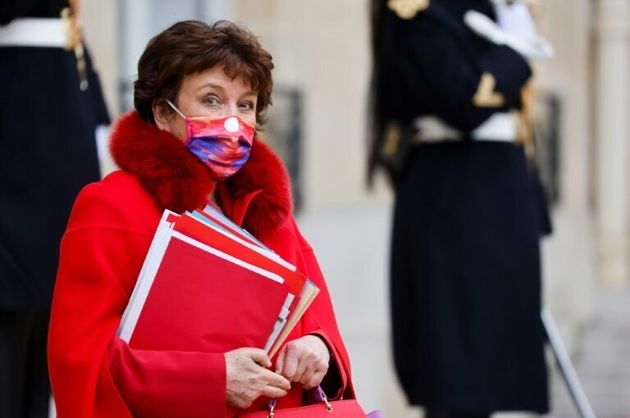 La ministre de la Culture Roselyne Bachelot sur le perron de l'Elysée, le 6 janvier 2021 à Paris.