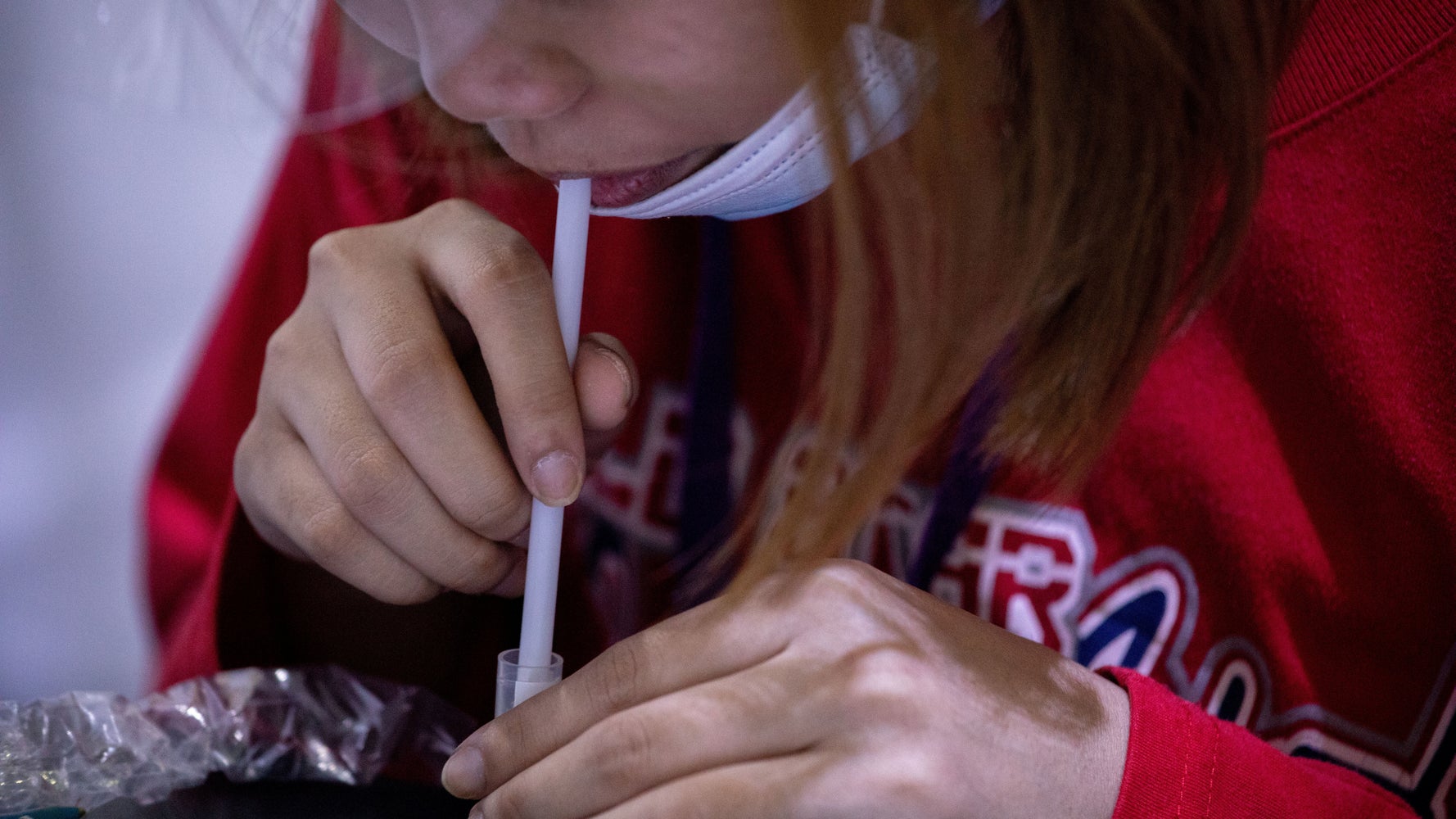 Tests Salivaires A L Ecole En Ehpad Ou A Domicile Ce Que Recommande La Has Le Huffpost