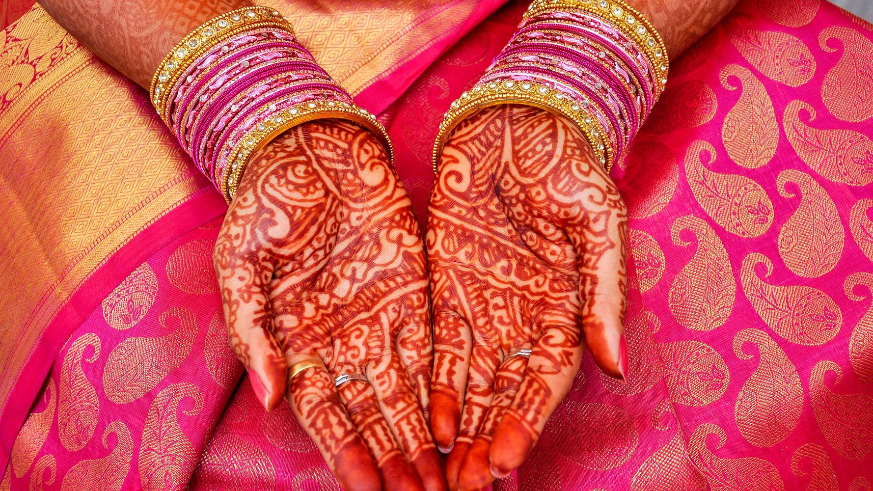 What Henna Is, And Where These Beautiful Tattoos Originated | HuffPost Life