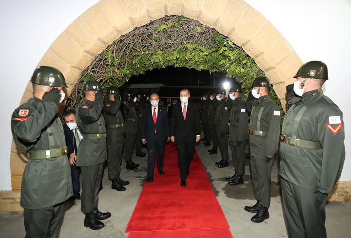 15 Νοεμβρίου 2020 - Ο Ερντογάν μαζί με τον Ερσίν Τατάρ στην κατεχόμενη Κύπρο.