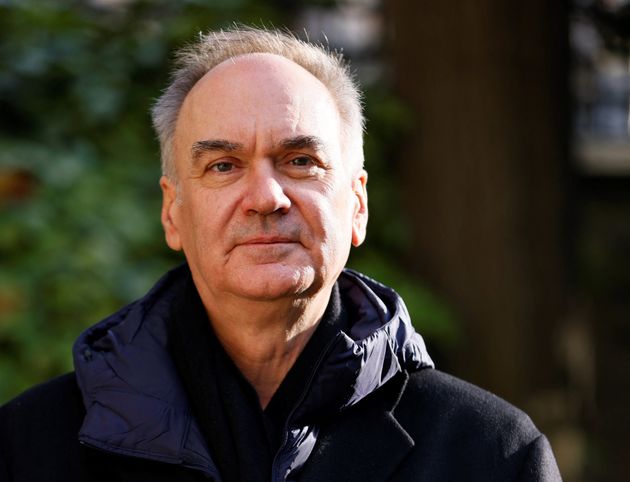 Hervé Le Tellier après avoir reçu le prix Goncourt, le 30 novembre 2020 à