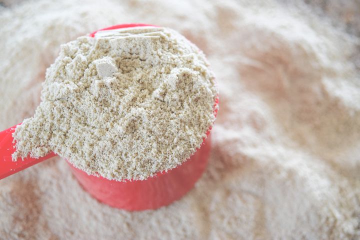 Experts explain what to look for — and what to avoid — when choosing a protein powder. 