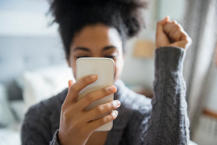 Expert tips on how to reconnect with an old friend, no matter how much time has gone by.