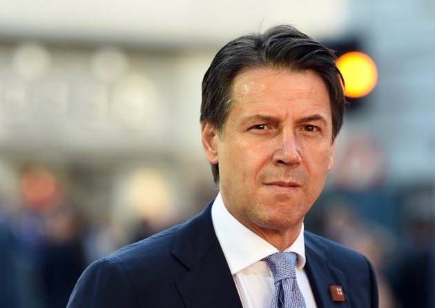Conte torna in cattedra a Firenze, lezione dedicata agli studenti Conte torna in cattedra a Firenze, lezione dedicata agli studenti