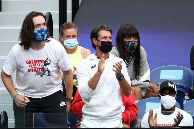 セリーナ ウィリアムズ氏の夫 妻への引退勧告にtシャツで反論 バツ印でピシャリ ハフポスト セリーナ ウィリアムズ氏の夫 妻への引退勧告にtシャツで反論 バツ印でピシャリ ハフポスト