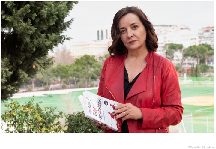 Pepa Bueno con su libro 'Vidas arrebatadas".