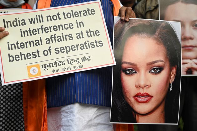 Des activistes manifestaient le premier 4 février 2021 à New Delhi, en Inde, après des tweets de Rihanna sur les manifestations d’agriculteurs devenus viraux.