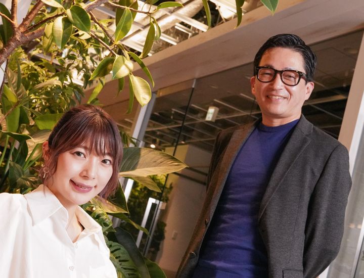 （左）クリエイティブディレクター 辻愛沙子さん、（右）株式会社 USEN-NEXT HOLDINGS執行役員 住谷猛さん