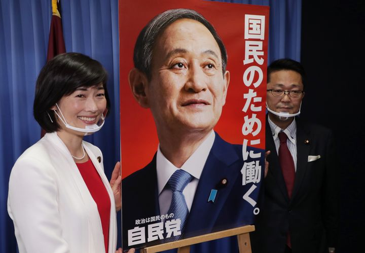 自民党の新ポスターを発表する丸川珠代・広報本部長（2020年10月撮影）