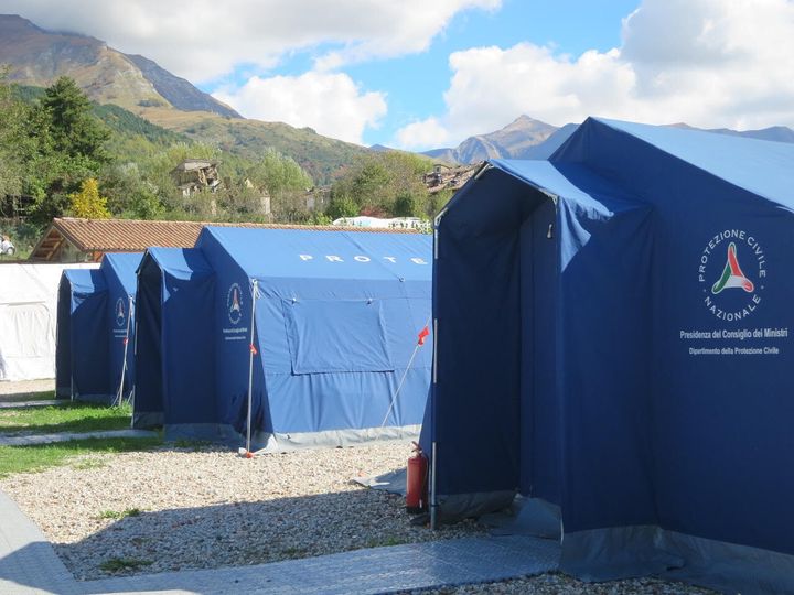 イタリアのテント型の避難所