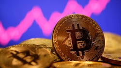 Νέο ρεκόρ για το Bitcoin, στα 52.932