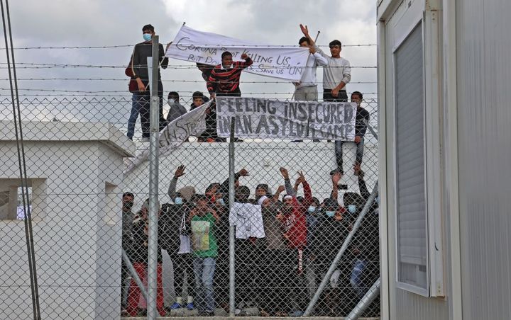 Μετανάστες σε κέντρο παραμονής στην Κύπρο