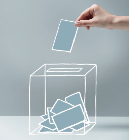 Sans doute l’acte de vote est-il plus irugueux/i et moins naturel que notre quotidien digitalisé, ia fortiori/i en temps de confinement. Tant mieux. Oui, voter n’est pas aussi simple qu’un choix fait en un clic en mode multitâche, sur un onglet de son ordinateur entre une commande sur Amazon et un iswipe/i sur Tinder.