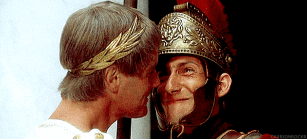 Emperador enfrentándose a romano en 'La vida de Brian'.