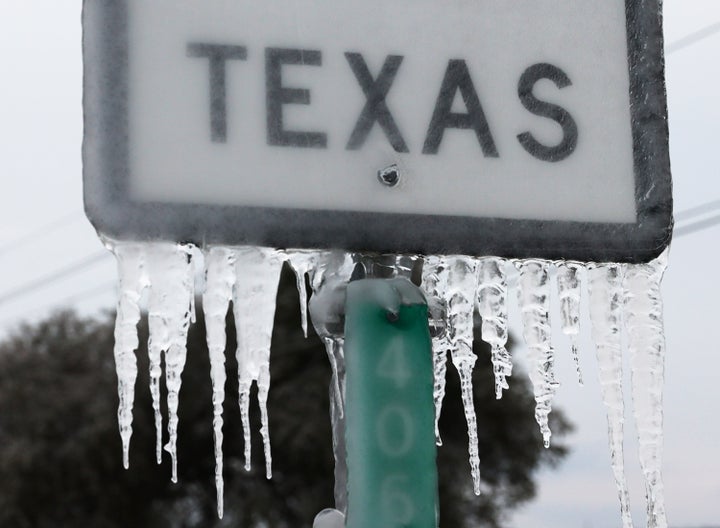 Freezing conditions in Texas have led Texan families to take drastic measures to keep their kids warm.