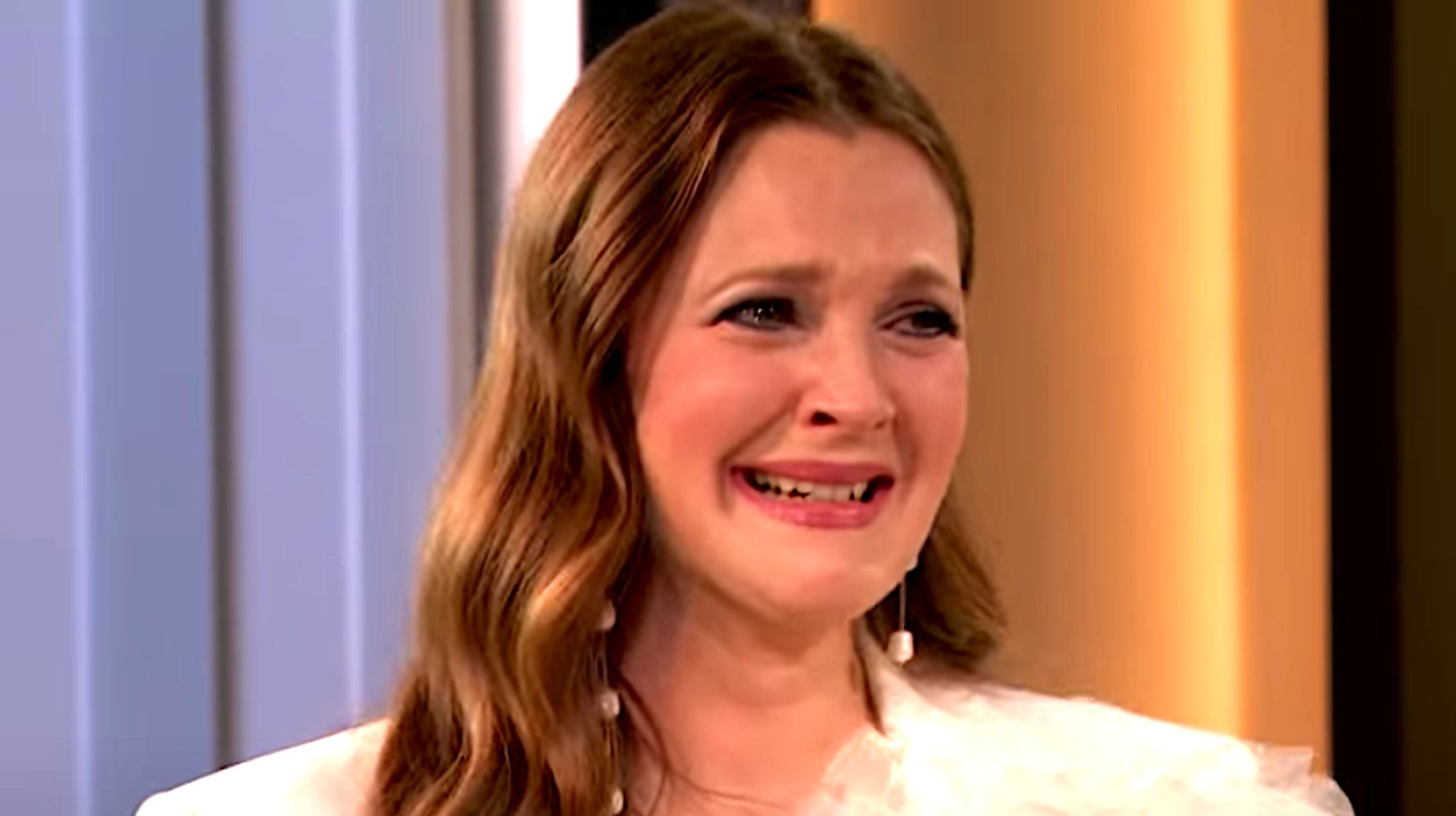 Drew Barrymore brought to tears by a surprise guest for his birthday