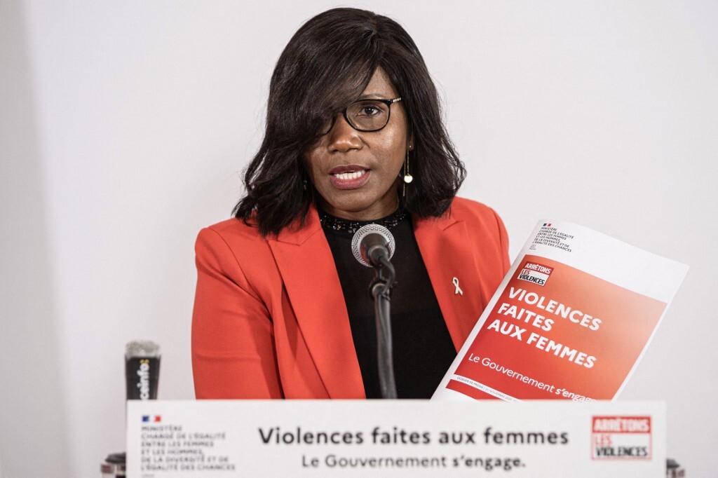 Violences conjugales: le 3919 accessible 24H/24 "d'ici juin"