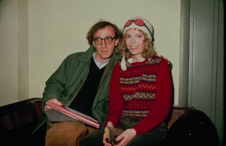 El director Woody Allen y la actriz Mia Farrow en 1990.