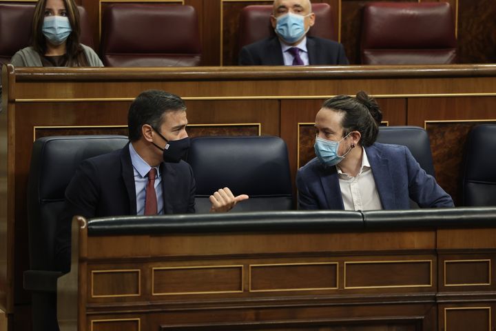 Pedro Sánchez y Pablo Iglesias, en el Congreso, en una imagen de archivo de la moción de censura de Vox.