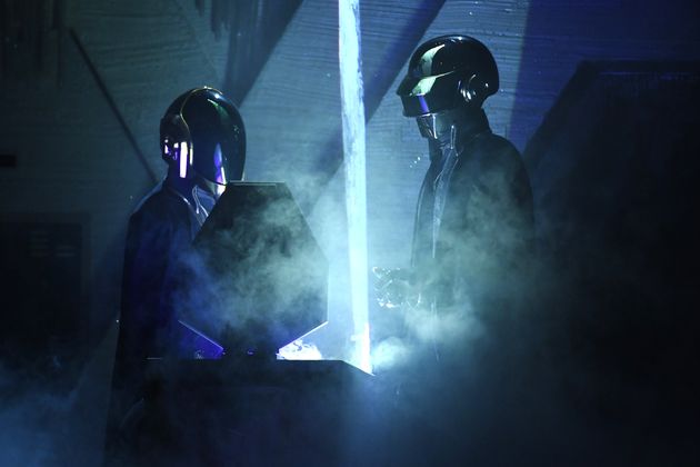 Les Daft Punk sur la scène des Grammy Awards, le 12 février 2017 à Los Angeles