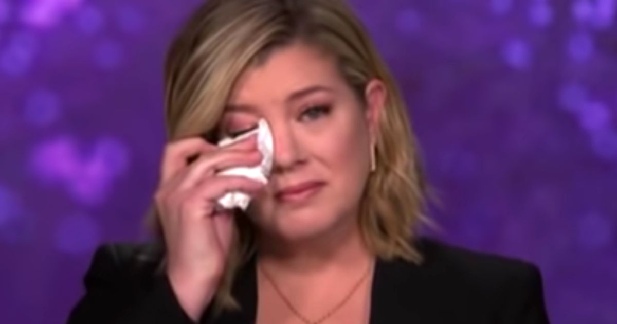 CNN’s Brianna Keilar Moved To Tears Remembering 500,000 Victims Of COVID-19