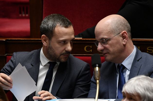 Adrien Taquet (à gauche) et Jean-Michel Blanquer, ici photographiés en février 2019, sont les deux ministres responsables du groupe de réflexion sur la prévention et la détection de l'inceste à l'école.