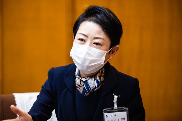 同性愛差別の区議発言から パートナーシップ制度導入 足立区長が語る反省と後悔 ハフポスト