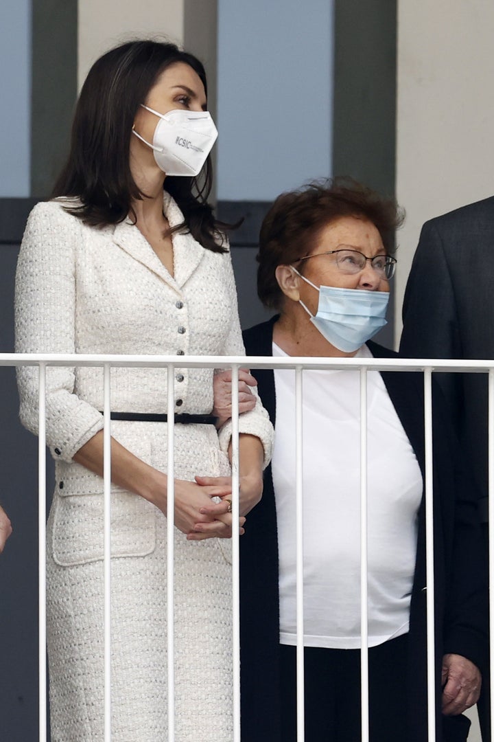 La reina Letizia junto a Helga de Alvear.
