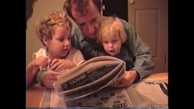 Dylan Farrow, Woody Allen et Ronan Farrow.