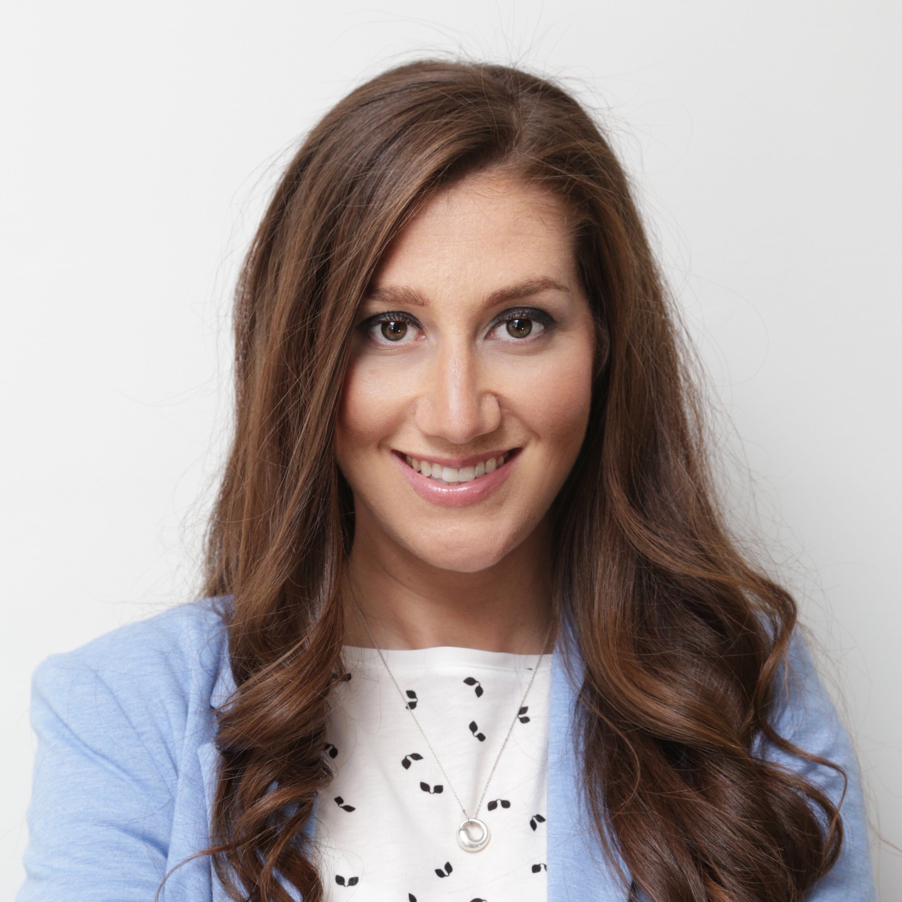 Julia Glowinski | HuffPost - Vimarsana News