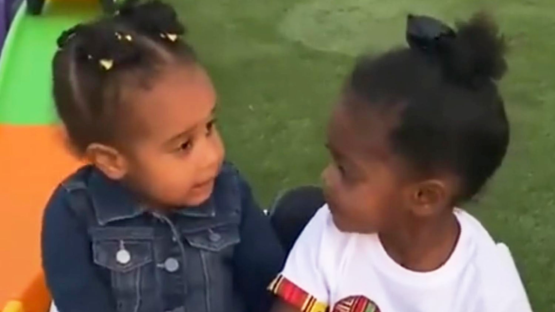 Gabrielle Union S And Tia Mowry S Daughters Meet For Playdate Adorably Take A Spin Huffpost Entertainment Gabrielle Union S And Tia Mowry S Daughters Meet For Playdate Adorably Take A Spin Huffpost Entertainment