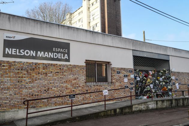 Devant la maison de quartier Nelson Mandela à Bondy, en Seine-Saint-Denis, le 28 février 2021.