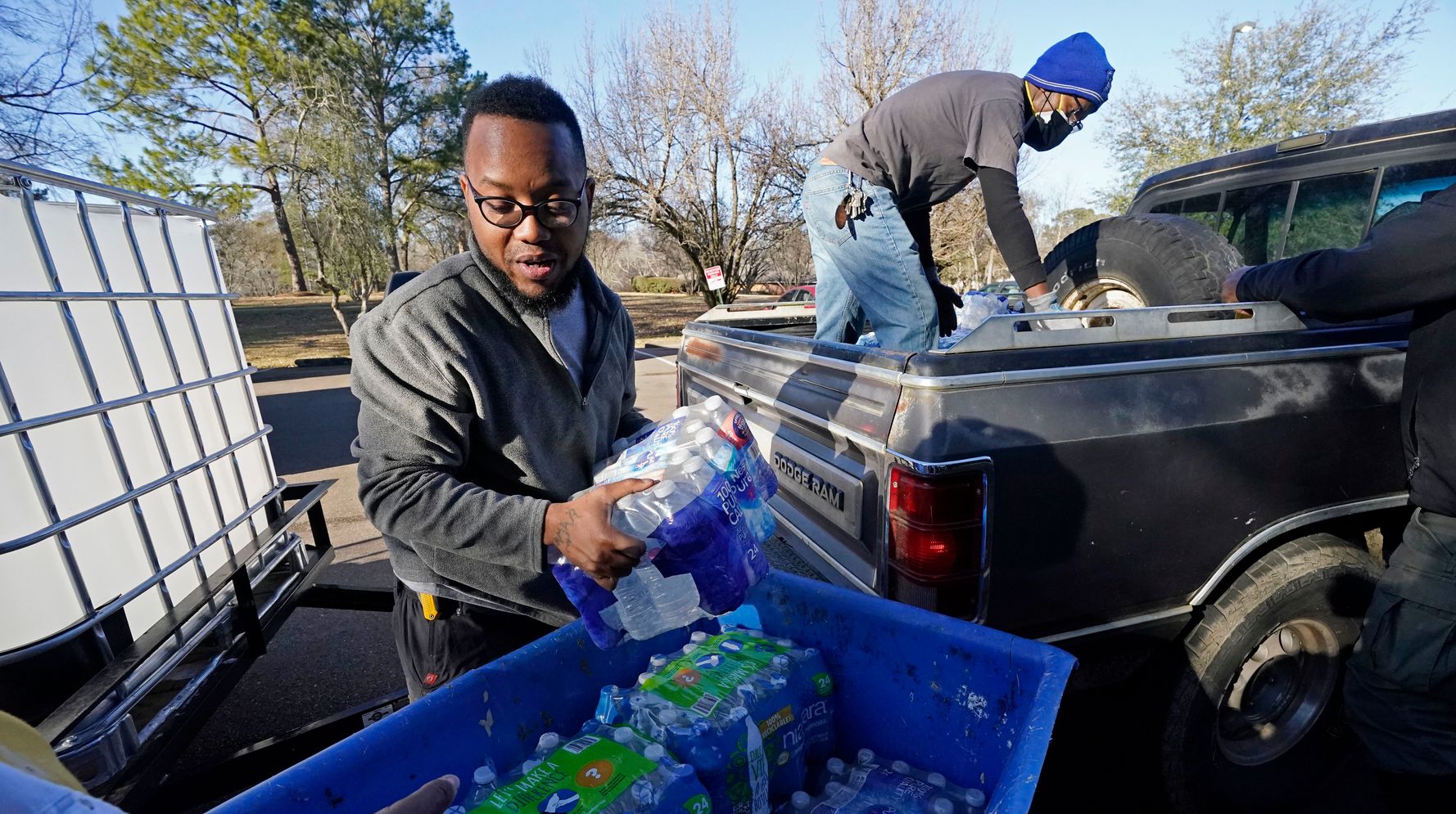 Weekslong Water Crisis Continues In Mississippi, Hitting Black Residents Hardest - HuffPost