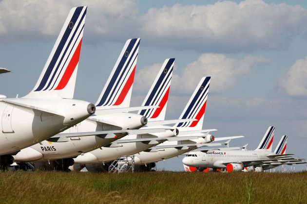 Des avions d'Air France sur le tarmac de l'aéroport Roissy-Charles de Gaulle, le 25 mai 2020.