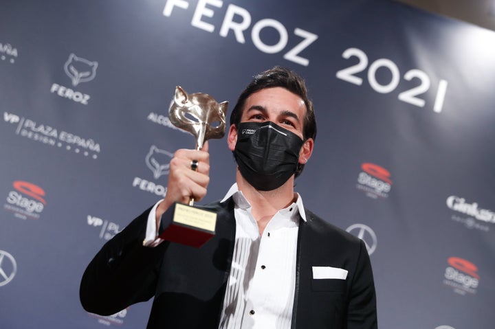 Mario Casas gana su tercer Feroz por 'No matarás'.