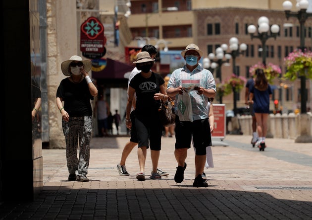 Κόσμος στους δρόμους του Τέξας