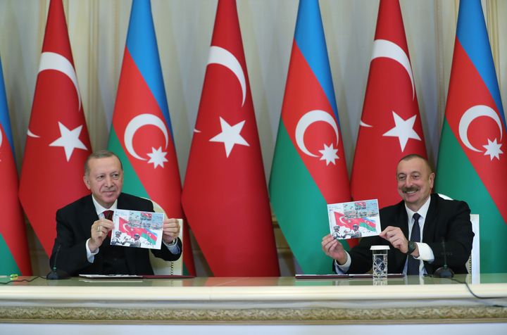 Ο Τούρκος πρόεδρος Ρ.Τ. Ερντογάν μαζί με τον πρόεδρο του Αζερμπαϊτζάν Ιλχάμ Αλίγιεφ