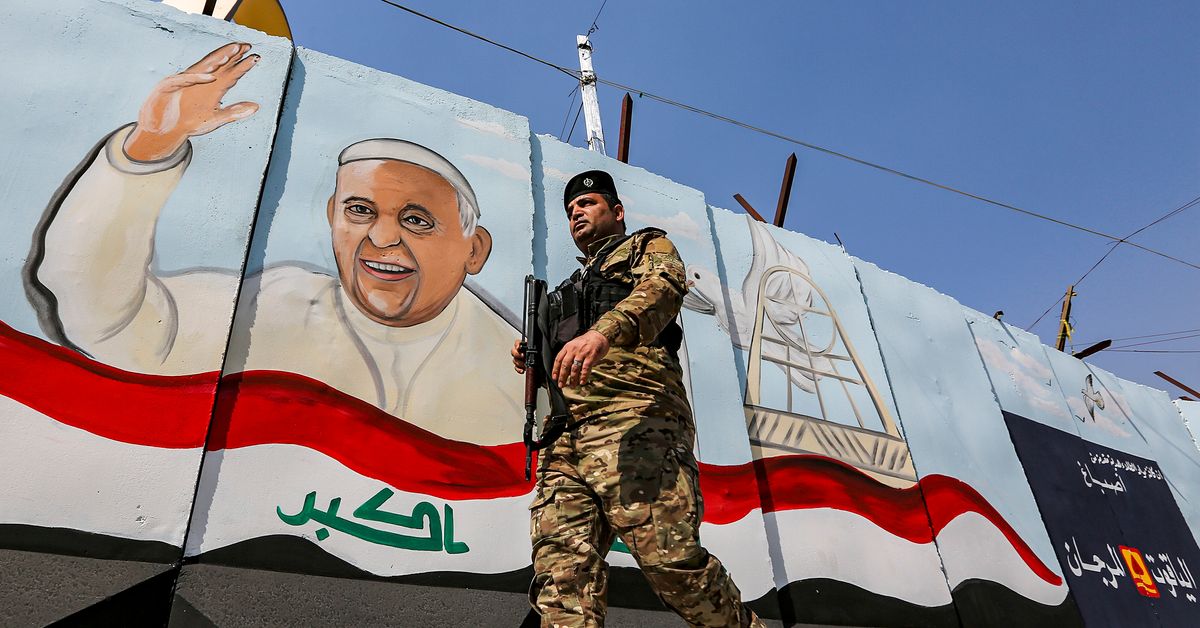 Bergoglio in Iraq: the Father of all travels