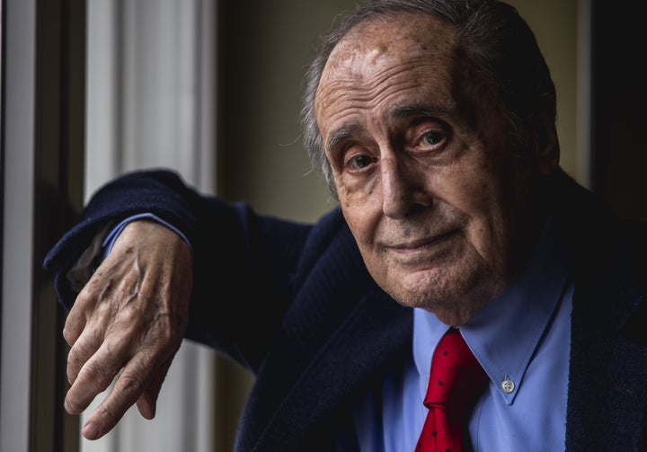 Jaime Peñafiel acaba de presentar su libro "Los reyes también lloran"