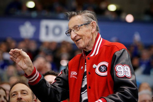 Walter Gretzky waves to fans at Toronto's Air Canada Centre on April 7, 2018.