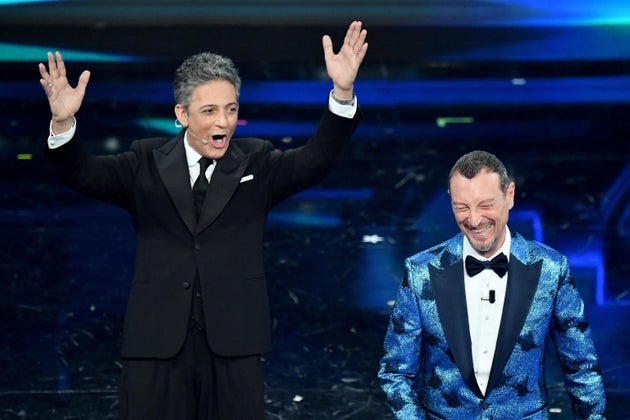 Occhi in camera e musica leggerissima. Sanremo trova la formula per il successo (di L. Varlese) Occhi in camera e musica leggerissima. Sanremo trova la formula per il successo (di L. Varlese)