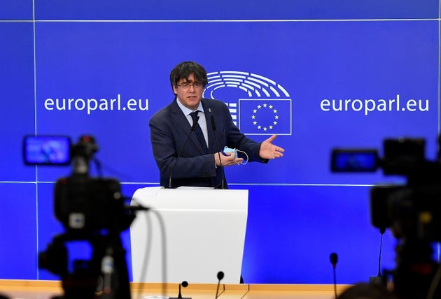El Parlamento Europeo levanta la inmunidad a Puigdemont, Comín y Ponsatí | El HuffPost