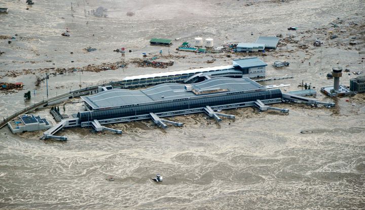 津波の被害を受けた仙台空港