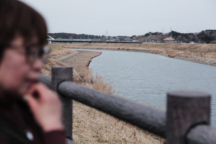 漂流した川 津波は土手の半分の高さまで来ていた